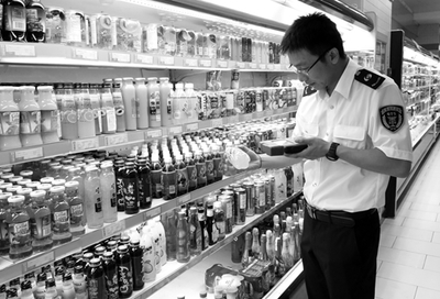 嚴(yán)把質(zhì)量關(guān) 石景山質(zhì)監(jiān)局開展應(yīng)季產(chǎn)品專項(xiàng)檢查，筑牢日用百貨安全防線